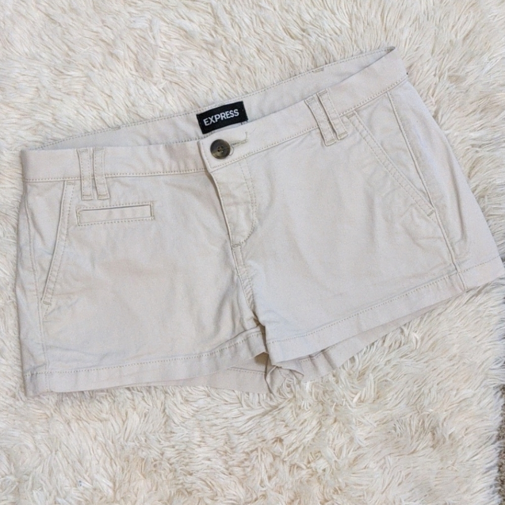 Express twill shorts